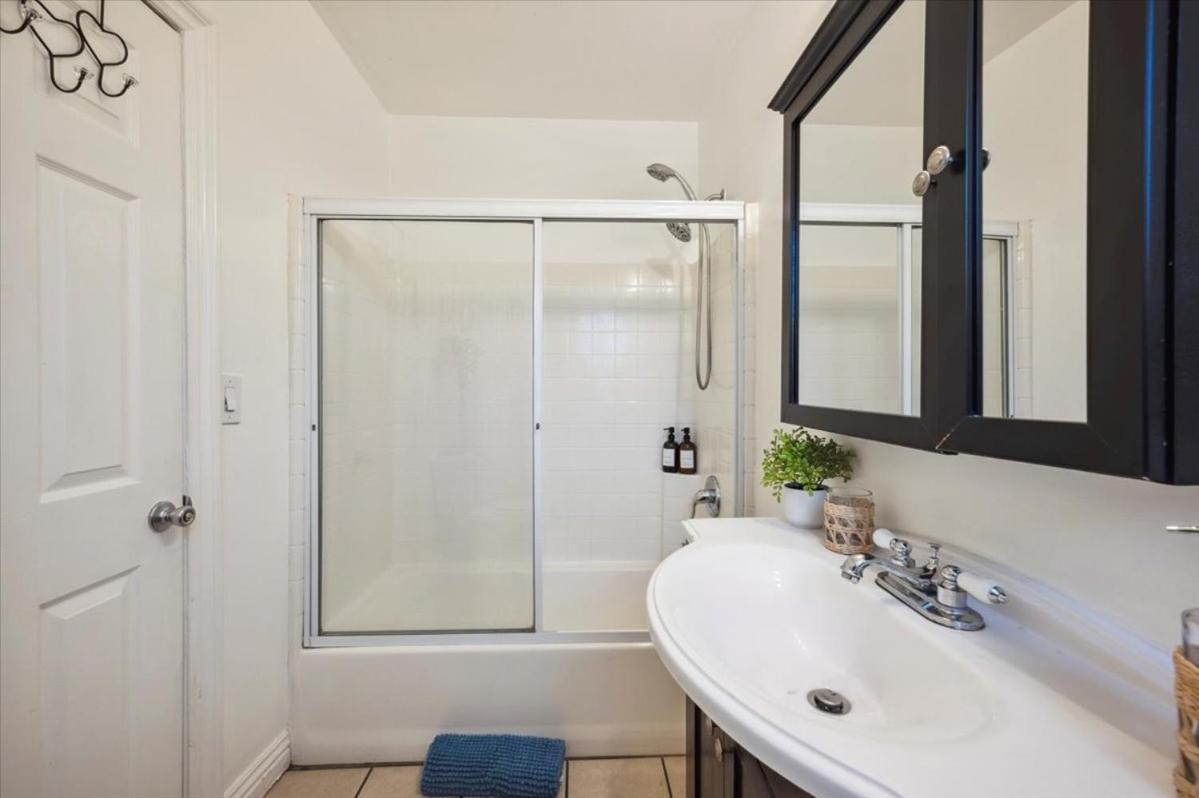 Chic Boho Retreat - Pool, Patio, Mini Golf & Arcade, Mins From Universal Studios! Hébergement de vacances *