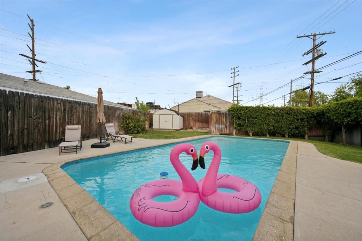 Chic Boho Retreat - Pool, Patio, Mini Golf & Arcade, Mins From Universal Studios! Hébergement de vacances *